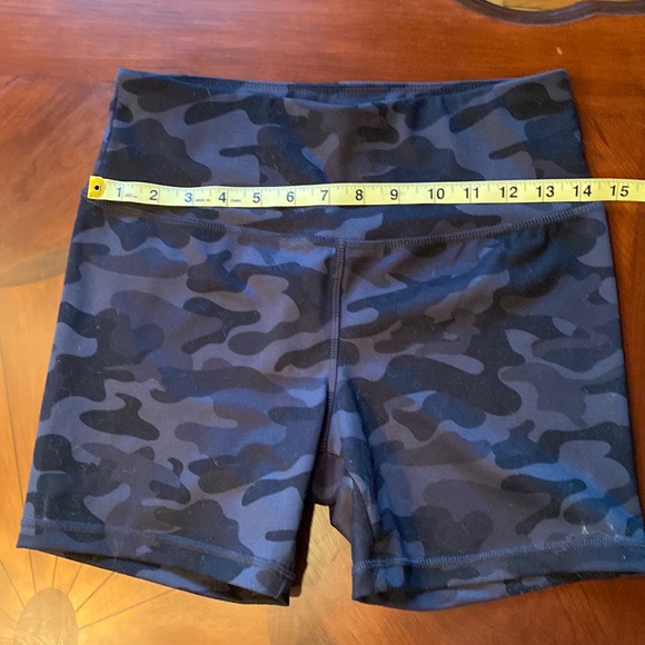 Jockey Performance High Waist Bike Short in Dark Camo - Picture 2 of 4